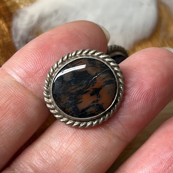 🖤Black & brown stone screw-back earrings - Picture 4 of 11